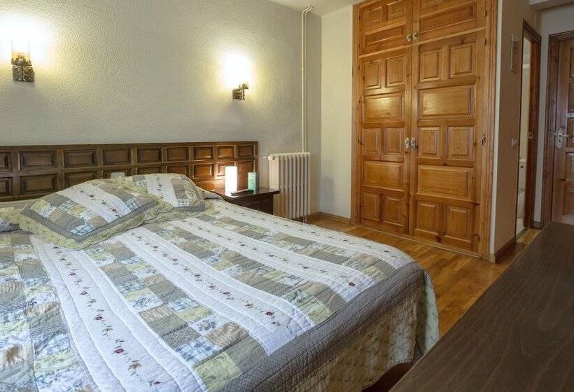 スタンダードルーム, Farré D'avall