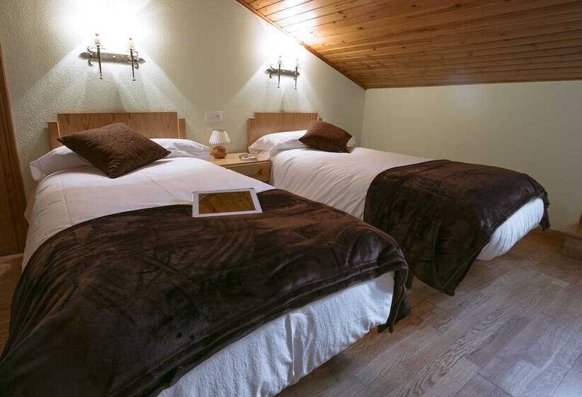 スタンダードルーム, Farré D'avall