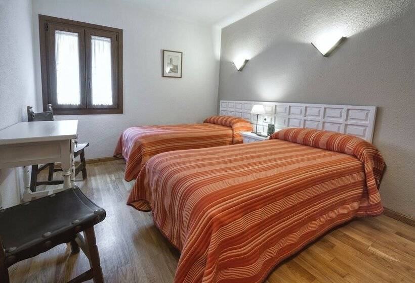 Habitación Cuádruple Estándar, Farré D'avall