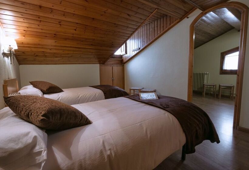 スタンダード4人部屋, Farré D'avall