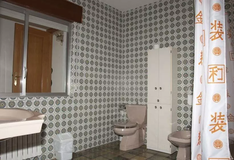 اتاق اکونومی, Galicia