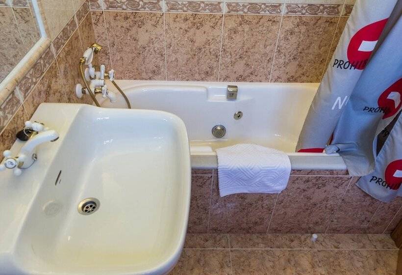 スタンダードルーム, Galicia