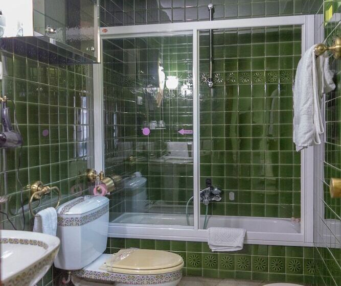 エコノミールーム, Galicia