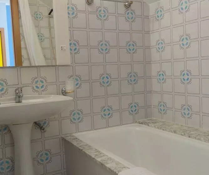 Economy Quadruple Room, Galicia