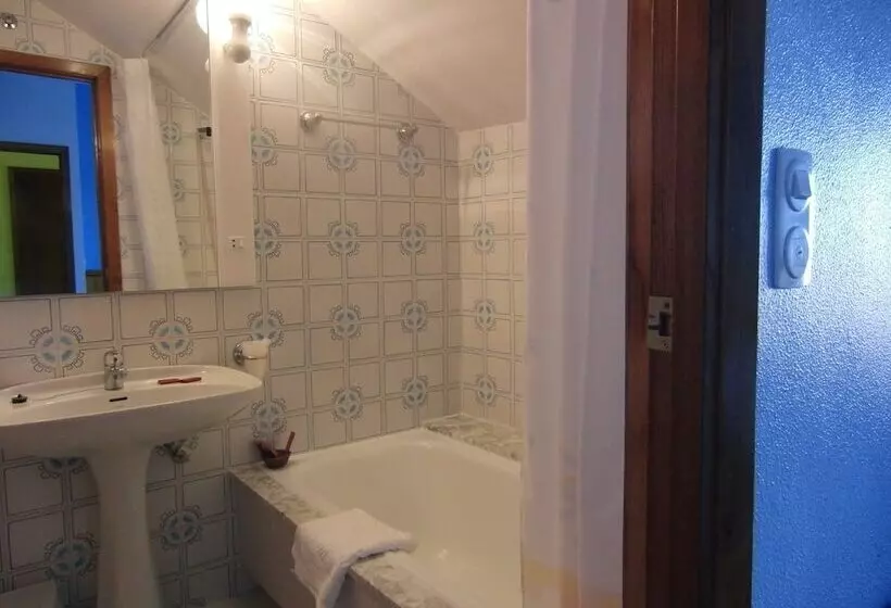 Economy Quadruple Room, Galicia