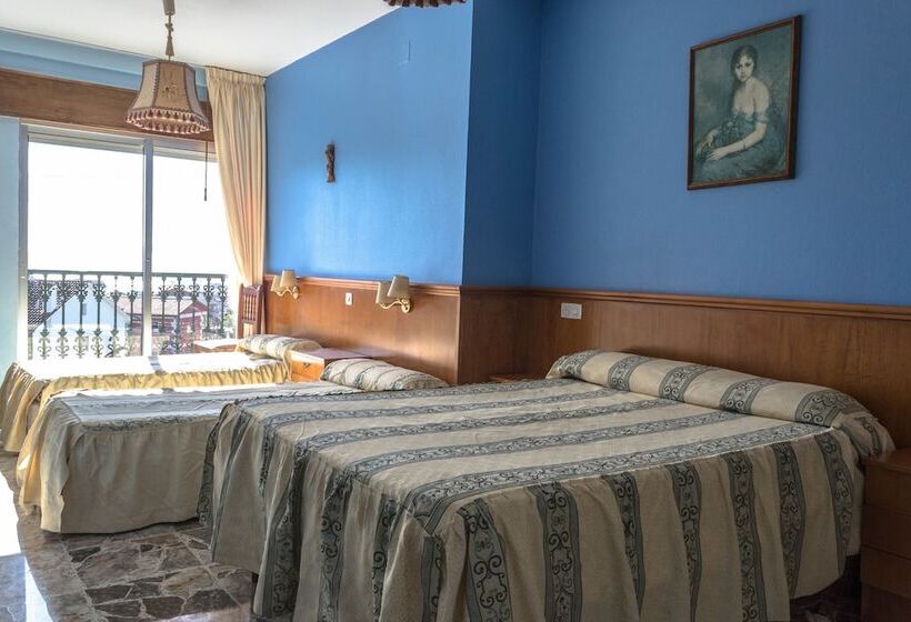 エコノミー４人部屋, Galicia