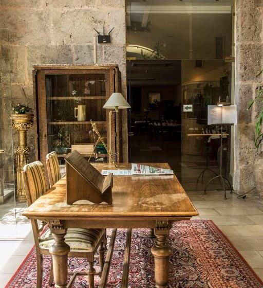 سوئیت پرزیدنت, Hostería Del Monasterio De San Millan