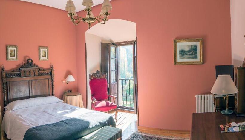 سوییت سوپریور, Hostería Del Monasterio De San Millan