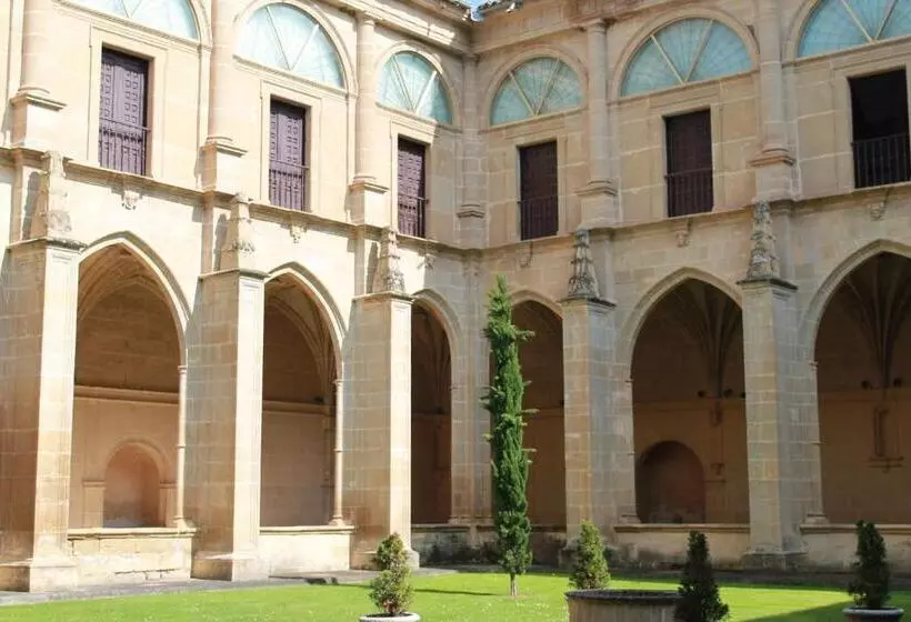سوییت سوپریور, Hostería Del Monasterio De San Millan