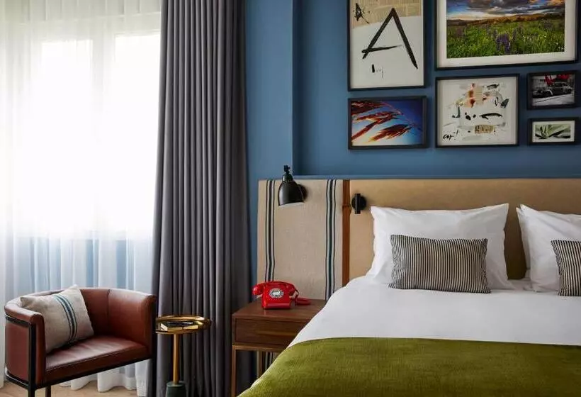 身障者適用キングサイズベッドルーム, Indigo Madrid   Princesa, An Ihg