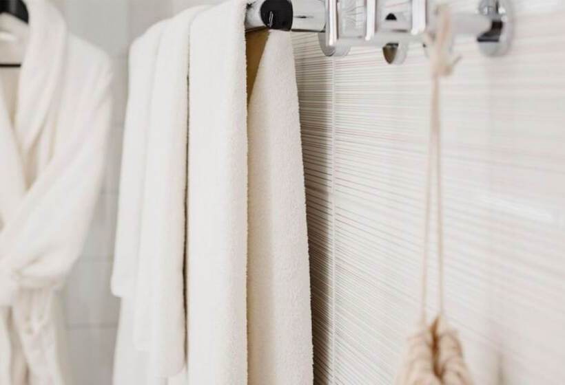 اتاق استاندارد با تخت دوبل, Indigo Madrid Princesa, An Ihg