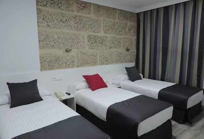 Economy Triple Room, Junquera