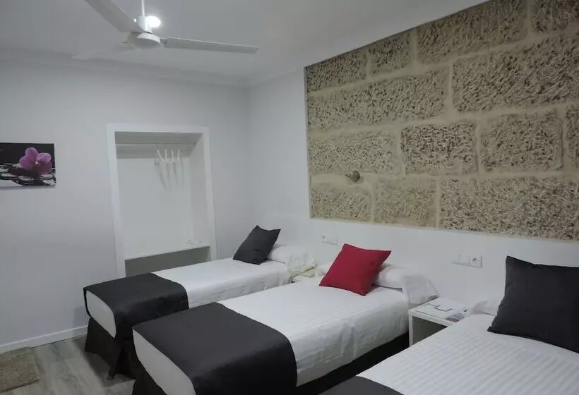 Economy Triple Room, Junquera