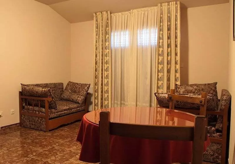 سوییت, Hostal Las Vegas