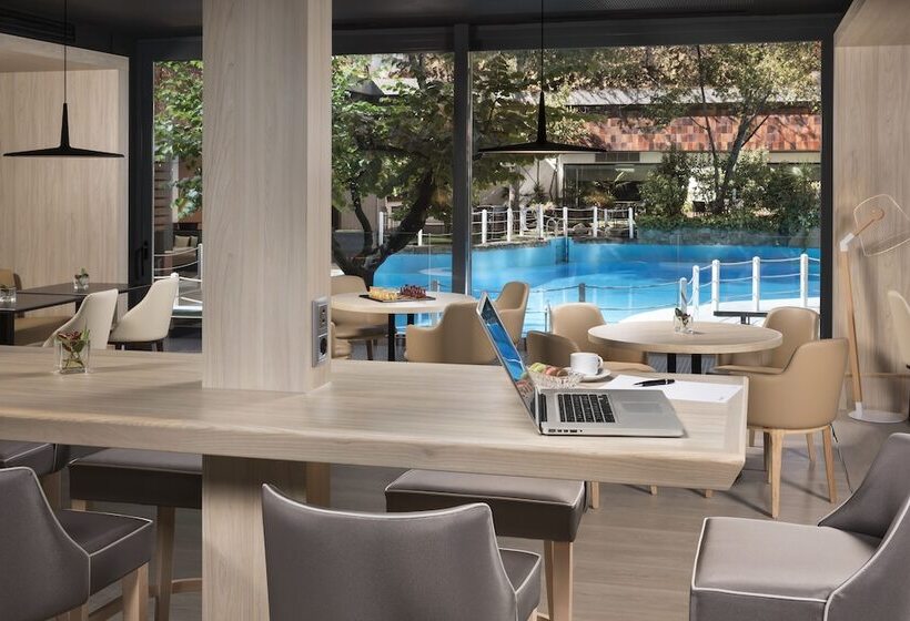 اتاق پریمیوم سه تخته, Melia Castilla