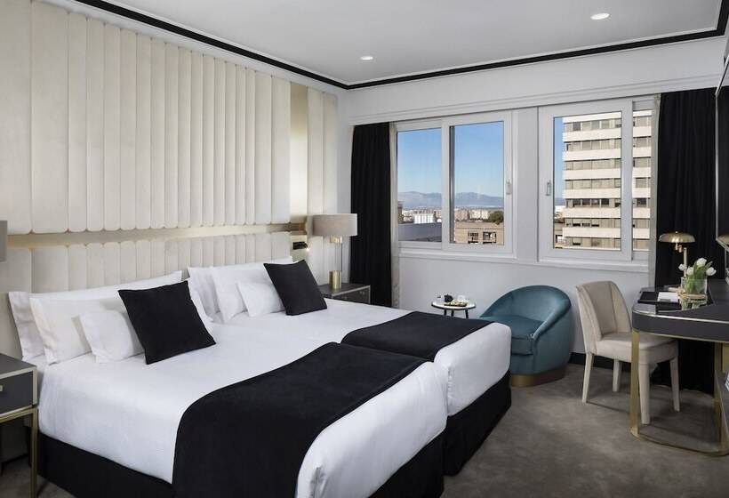 اتاق خانوادگی, Melia Castilla