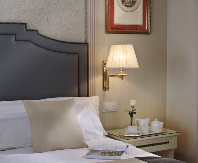 اتاق لوکس, Melia Castilla