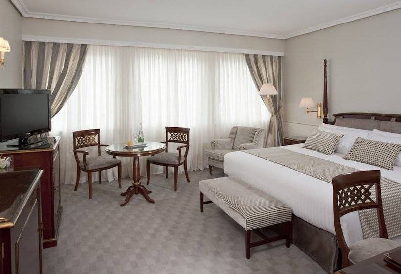 اتاق پرمیوم, Melia Castilla