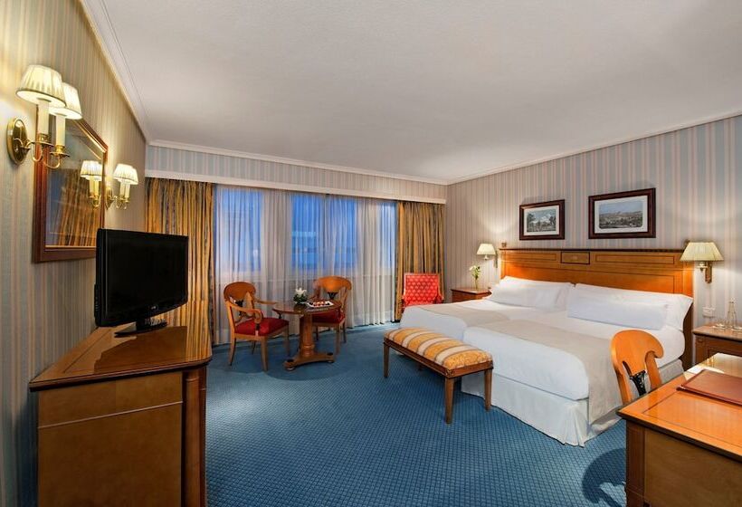 اتاق پرمیوم, Melia Castilla