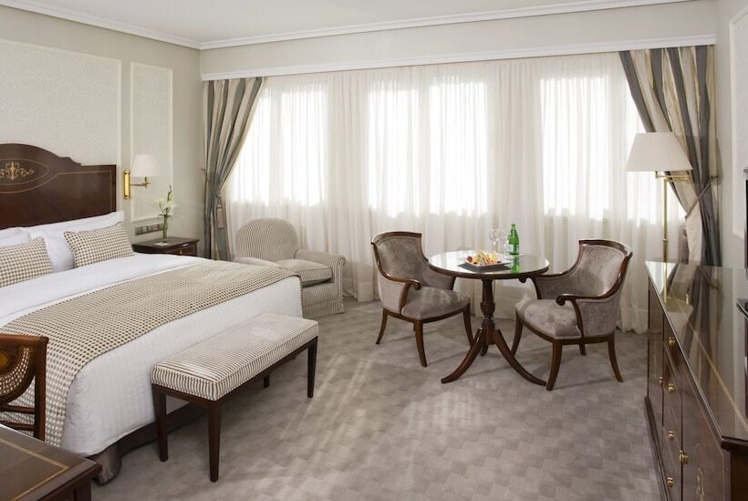 اتاق پرمیوم, Melia Castilla