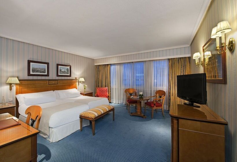 اتاق خانوادگی, Melia Castilla