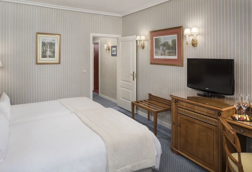 اتاق خانوادگی, Melia Castilla