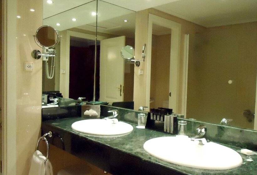 اتاق پریمیوم سه تخته, Melia Castilla