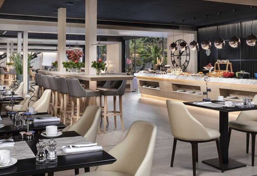 اتاق پریمیوم سه تخته, Melia Castilla