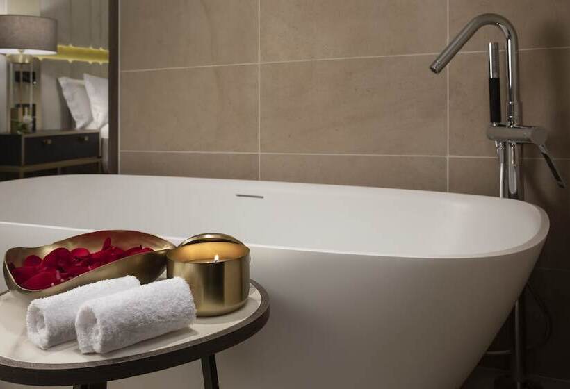 سوییت, Melia Castilla