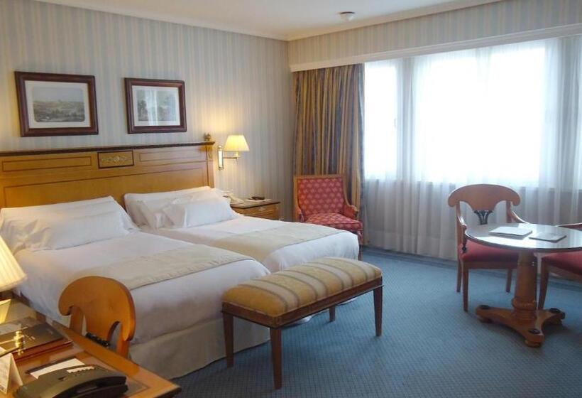 اتاق خانوادگی, Melia Castilla