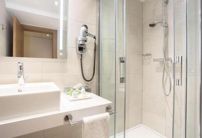 اتاق استاندارد, NH Madrid Balboa