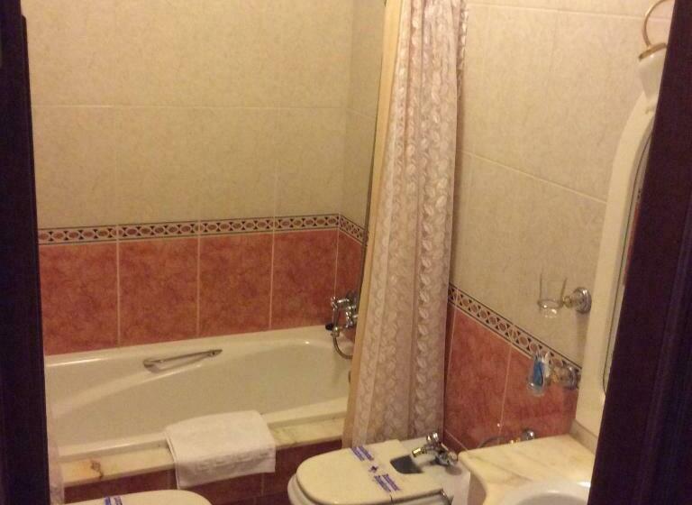 标准间, O Castelo