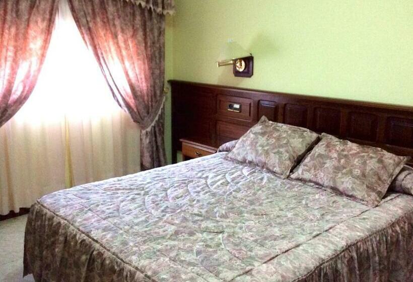 小型套房, O Castelo