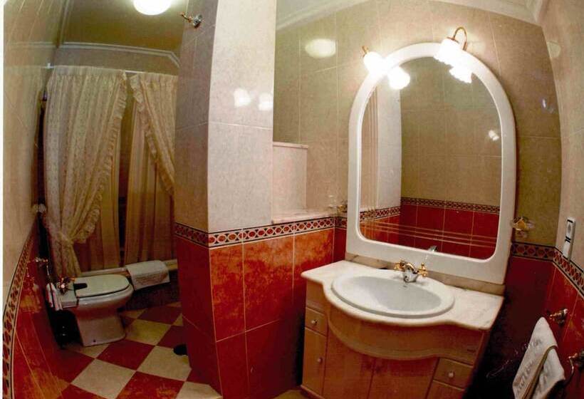 小型套房, O Castelo