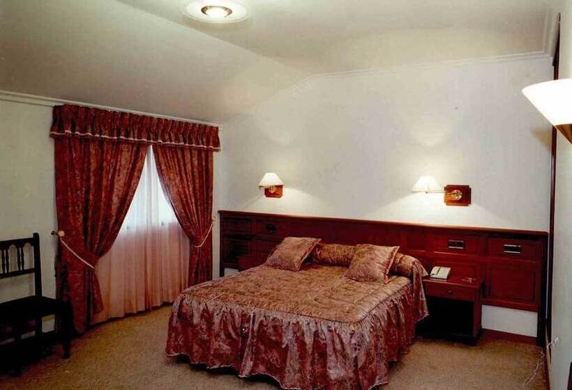 小型套房, O Castelo