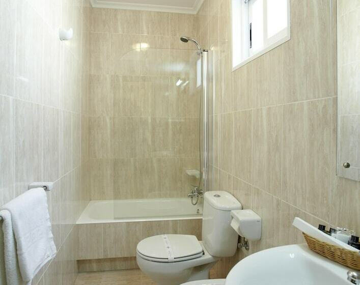 Quarto Triplo Estandar, Panton