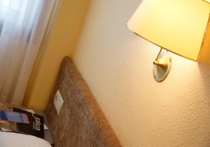 Quarto Estandar Individual, Panton