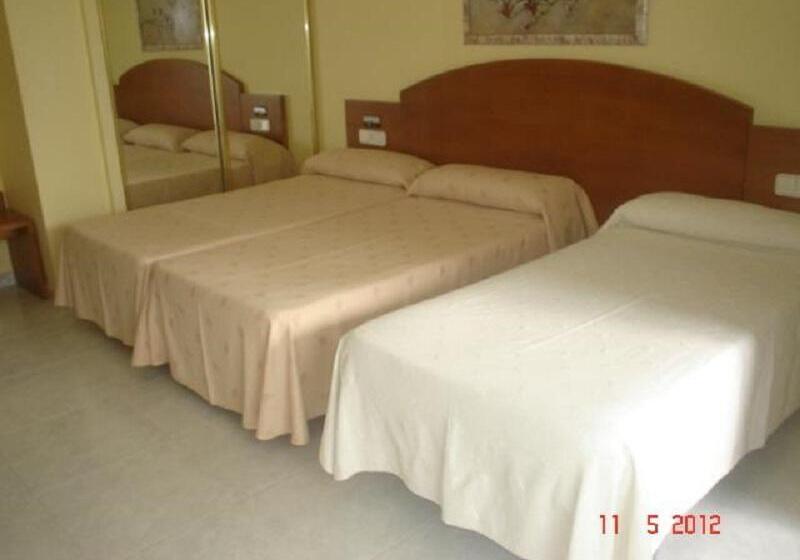 Номер Стандарт Трехместный, Piñeiro 2 Estrellas Superior