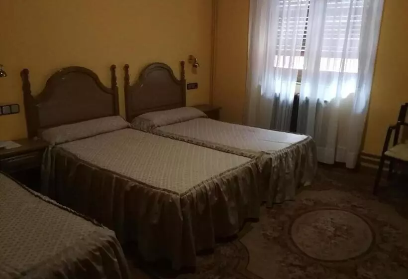 3-Bett-Standardzimmer, Xabier