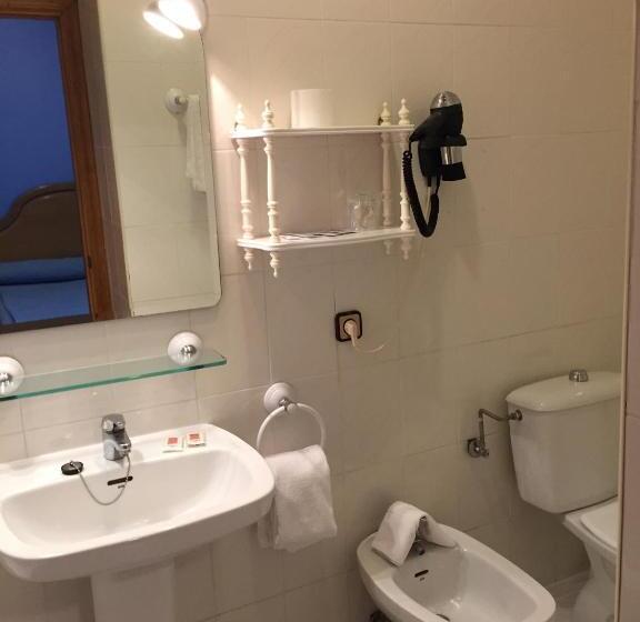 标准三人间, Xabier