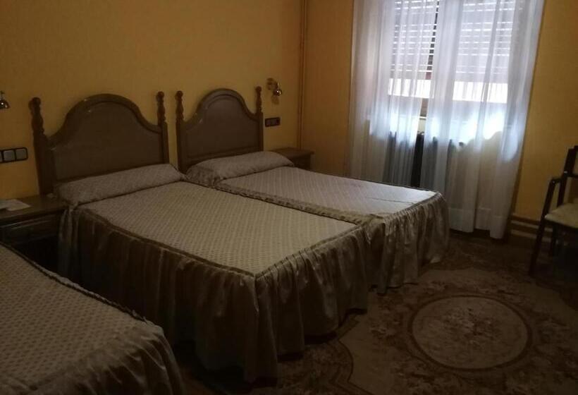 经济型三人房间, Xabier