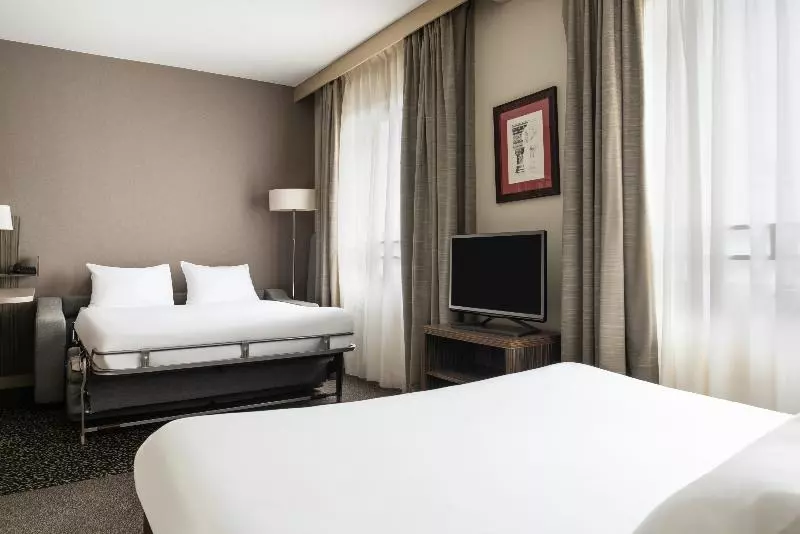 Deluxe Zimmer, Xabier