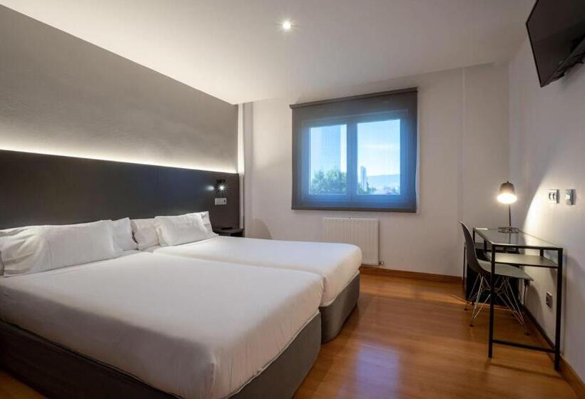 스탠다드 룸, Sancho Ramírez