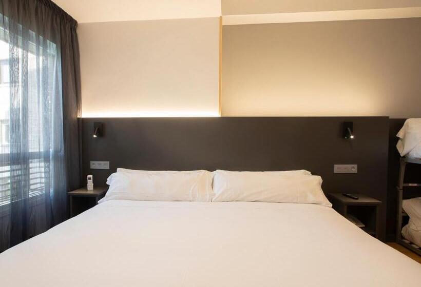 4인용 스탠다드 룸, Sancho Ramírez