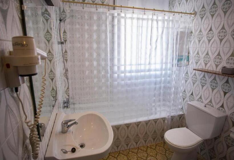 غرفة قياسية ثلاثية, Segle Xx