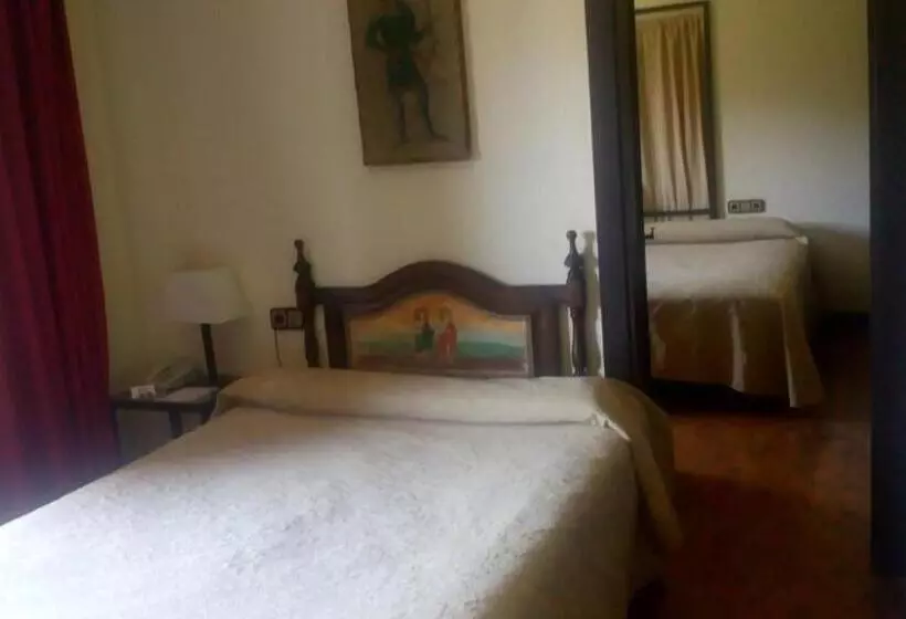 Family Room, Temple Ponferrada