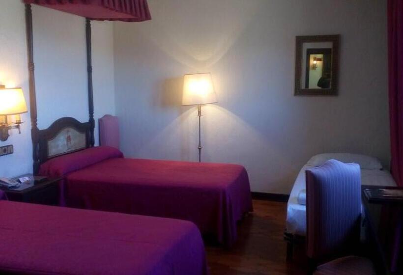 Номер Стандарт Трехместный, Temple Ponferrada