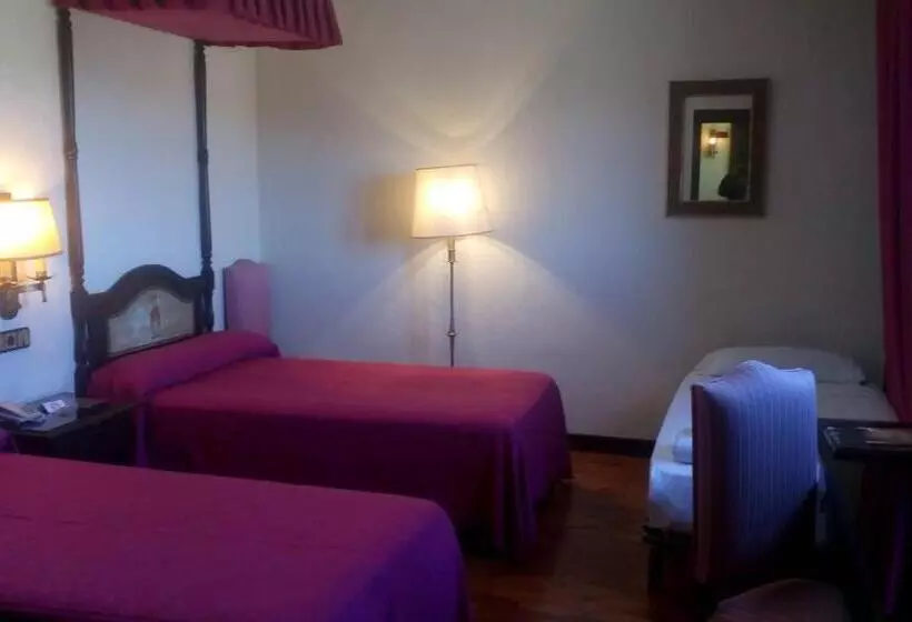 Habitació Triple Estàndard, Temple Ponferrada