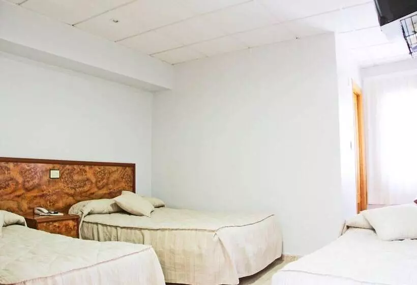 اتاق استاندارد سه نفره, Trabuco