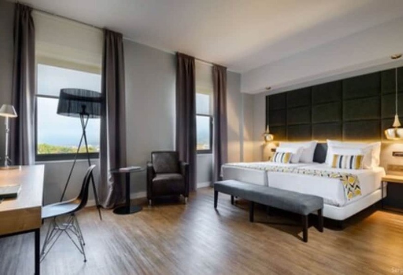 行政房间, Tres Reyes Pamplona